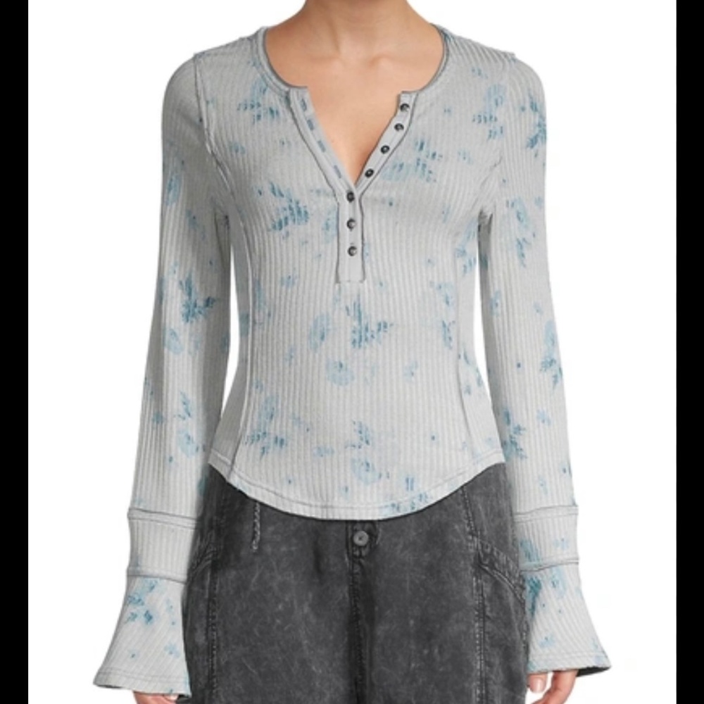 Free People Large Bell Sleeved Long Sleeve Top w/Tags